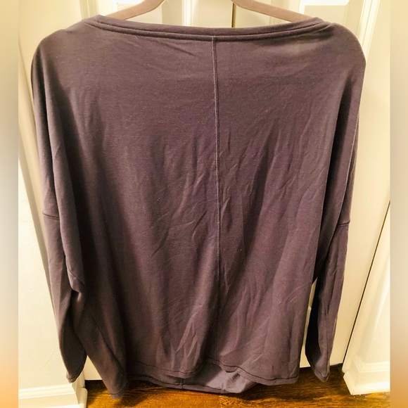 Athleta Women's Essence Flow 3/4 sleeve. Blue / purple - Picture 6 of 8